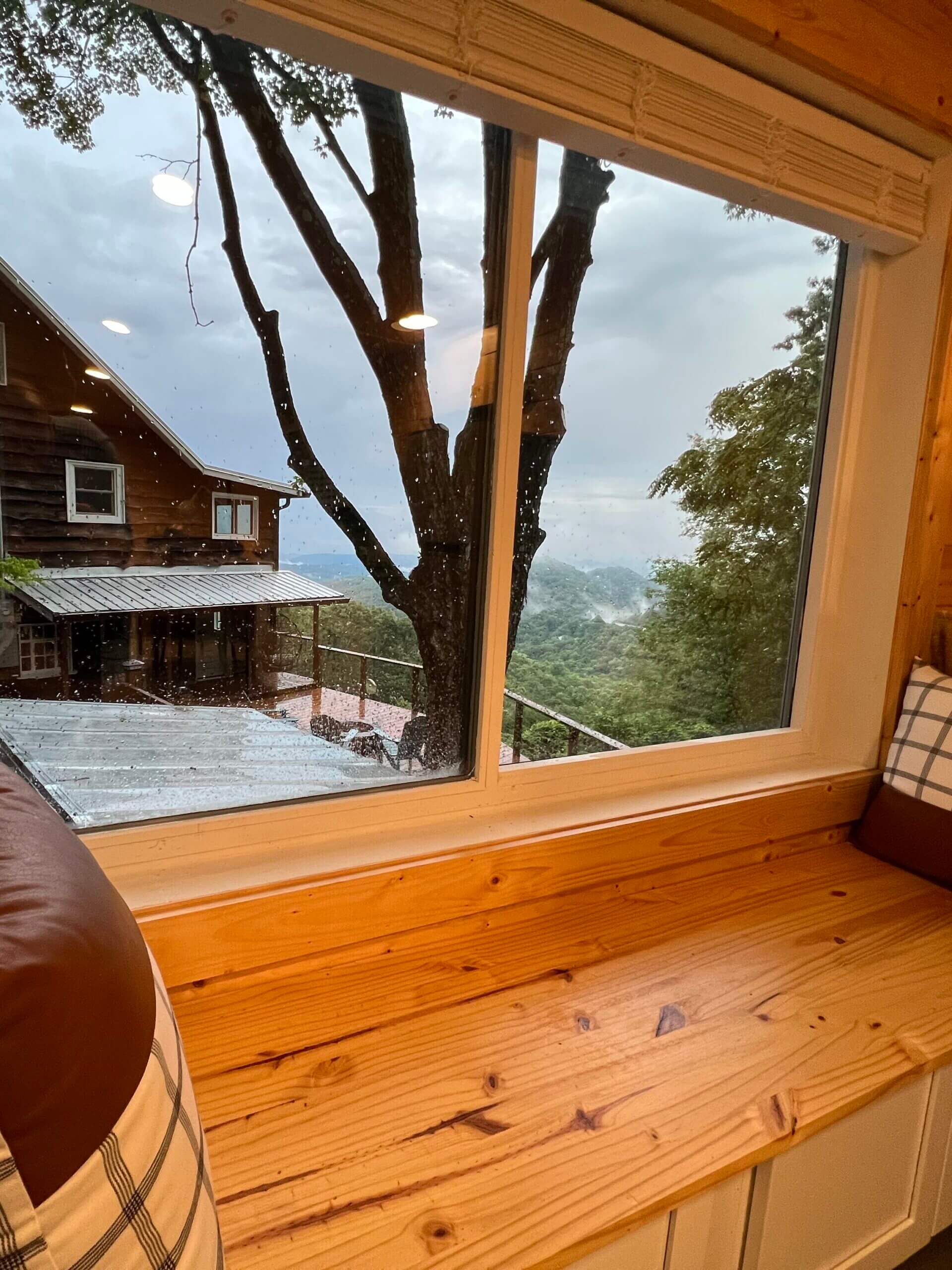 Tiny Cabin in Blowing Rock, NC with Long Range Views