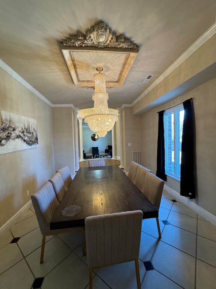 Main House dining area