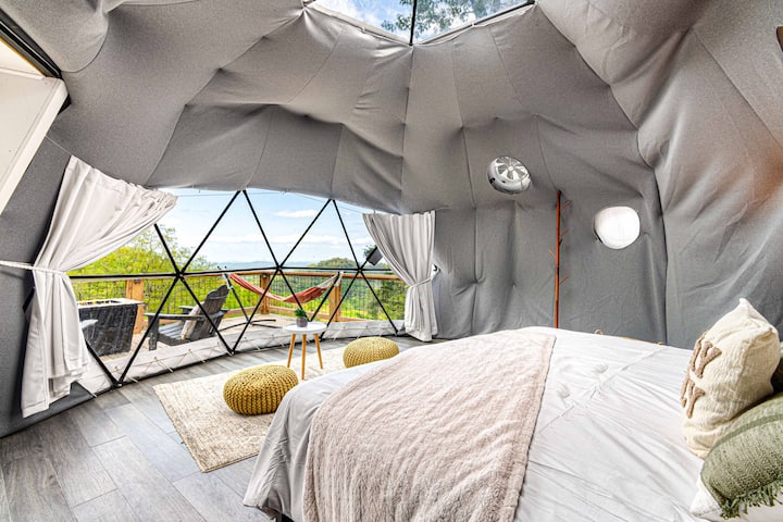 GeoDome private hot tub on deck