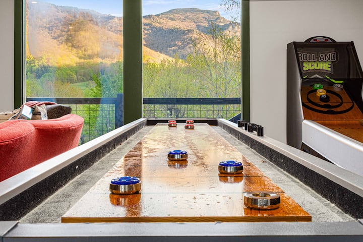 Hidden Castle game room with arcade