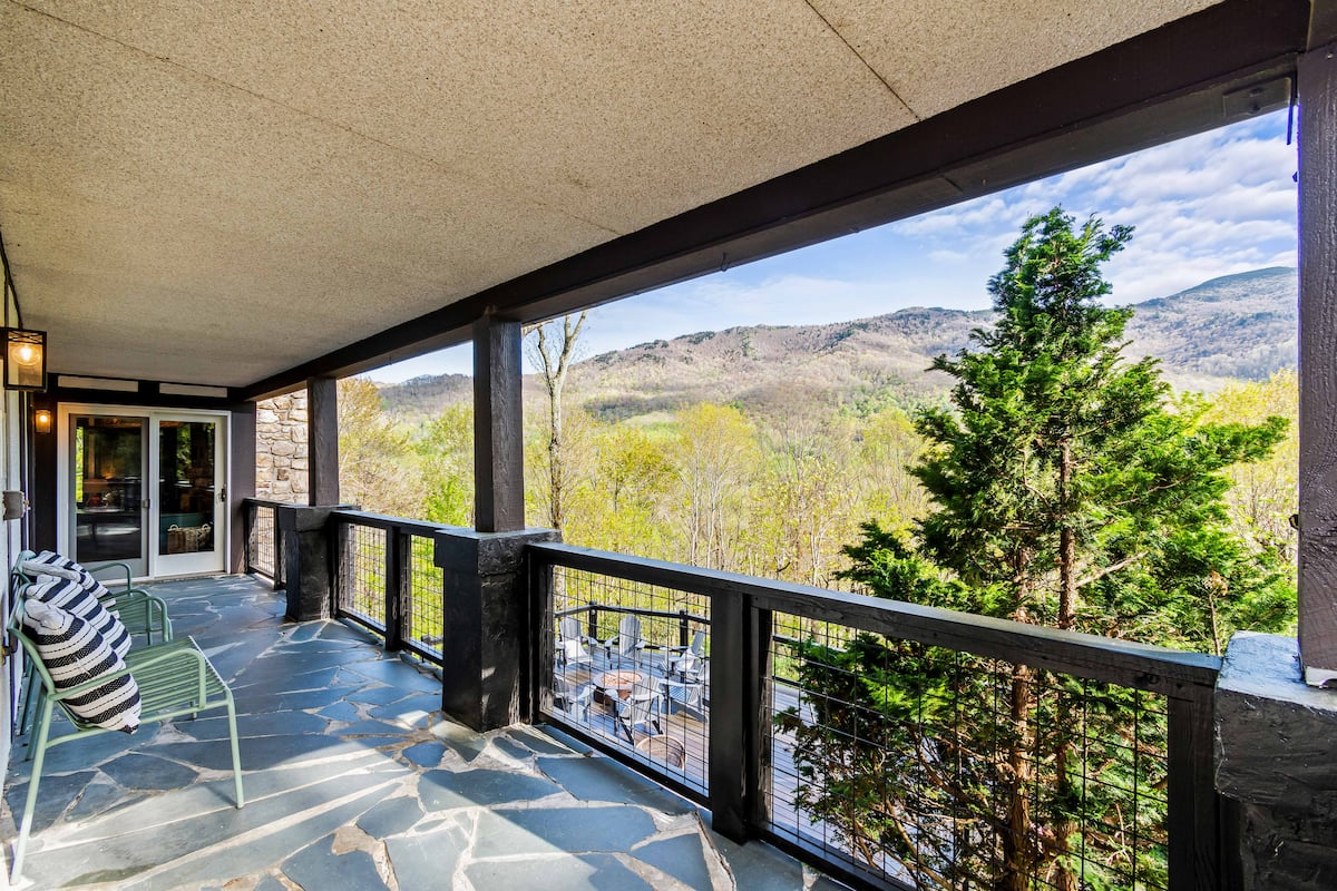 Castle grounds with Grandfather Mountain views