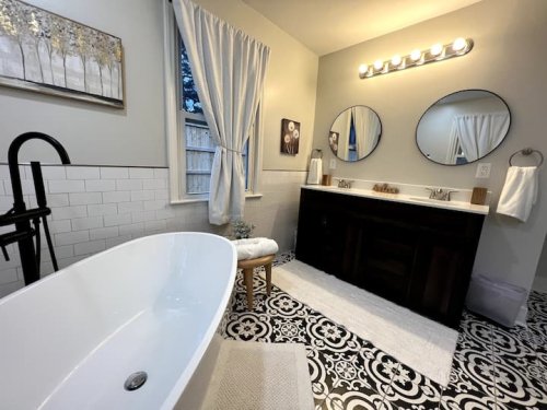 055a455b-1e93-4667-bb04-890fd47625f2