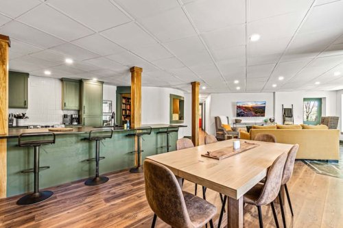 Dining area 2