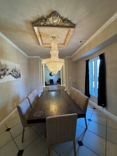 Castle CLT | PRIV POOL | Dining area