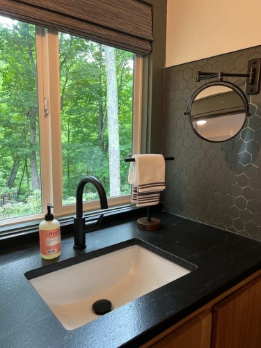 Full bathroom 2