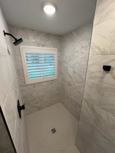 Full bathroom 3