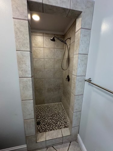 Full bathroom 4