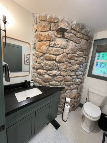 Full bathroom 4