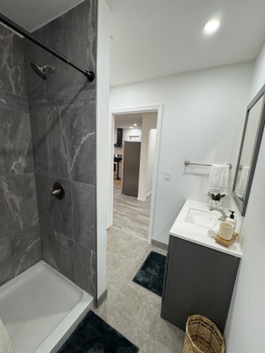 Full bathroom 5