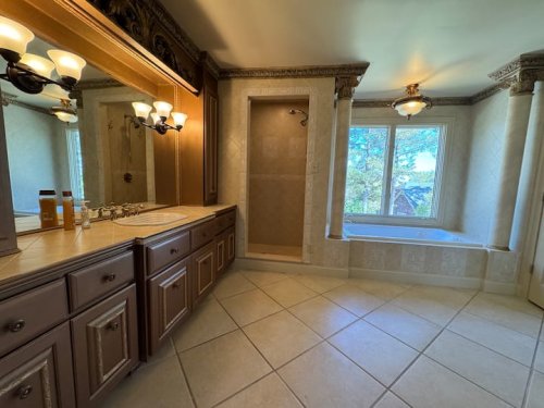 Full bathroom 5