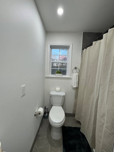 Full bathroom 5