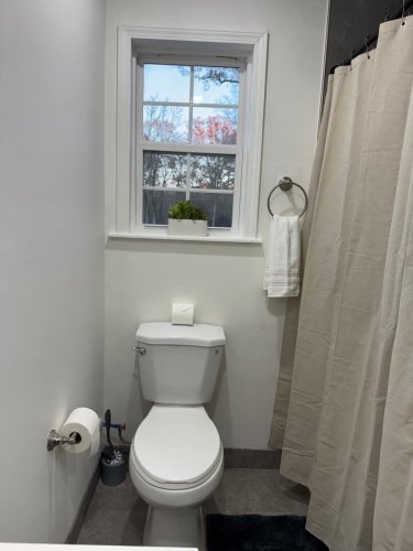 Full bathroom 5