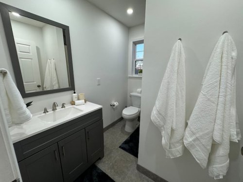 Full bathroom 5