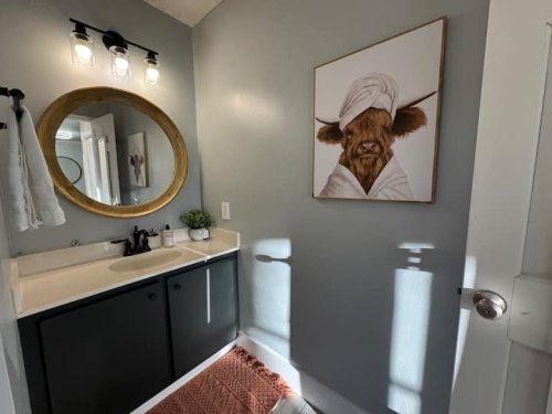 Wicker Branch Farm | Pond Gazebo | Full bathroom 1