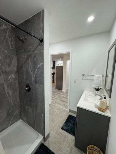 Full bathroom