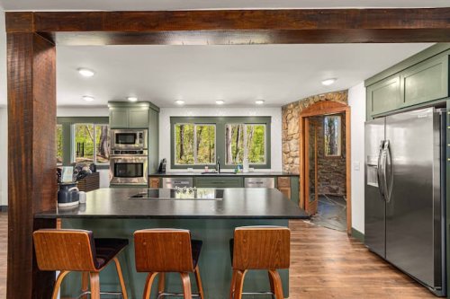 Full kitchen 1