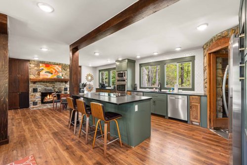 Full kitchen 1