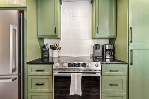 Full kitchen 2