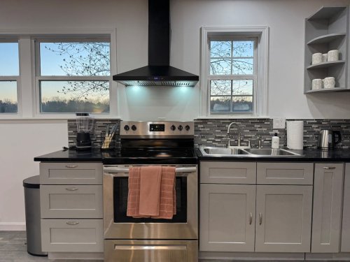 Full kitchen