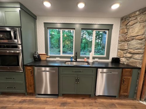 Full kitchen