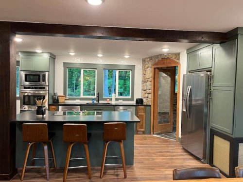 Full kitchen