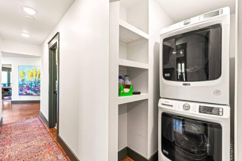 Laundry area 1