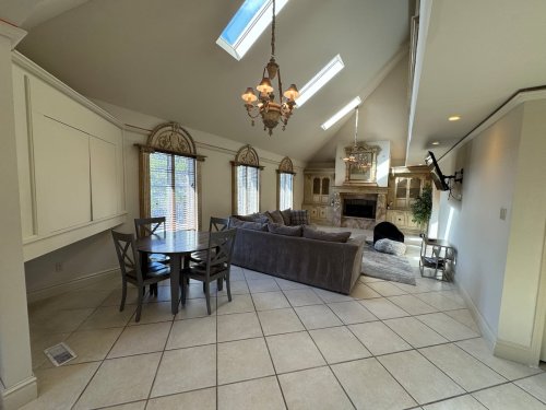 Living room 3