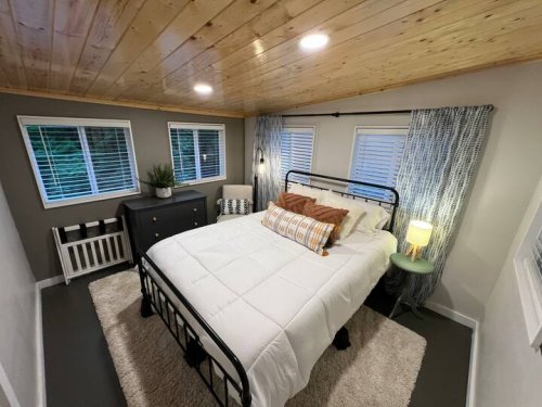 b8d2a27b-4ed6-48cc-8856-45208ea77983