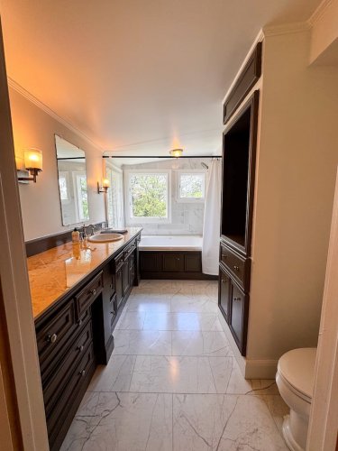 d05e094b-6c9c-40cf-9b70-237067ceaa4d