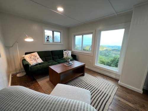 d455a4b0-0437-4f68-aa52-9793a8bb65e1